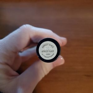 🌸 Apricot Glaze Creme Lipstick